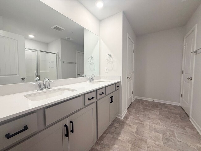 Building Photo - Newly Built 3 Bedroom Home - Baxter