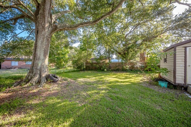 Building Photo - 3 Bed 1 Bath Home In Pascagoula - New Appl...