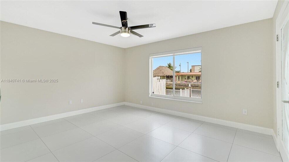 Building Photo - 1412 NE 53rd Ct
