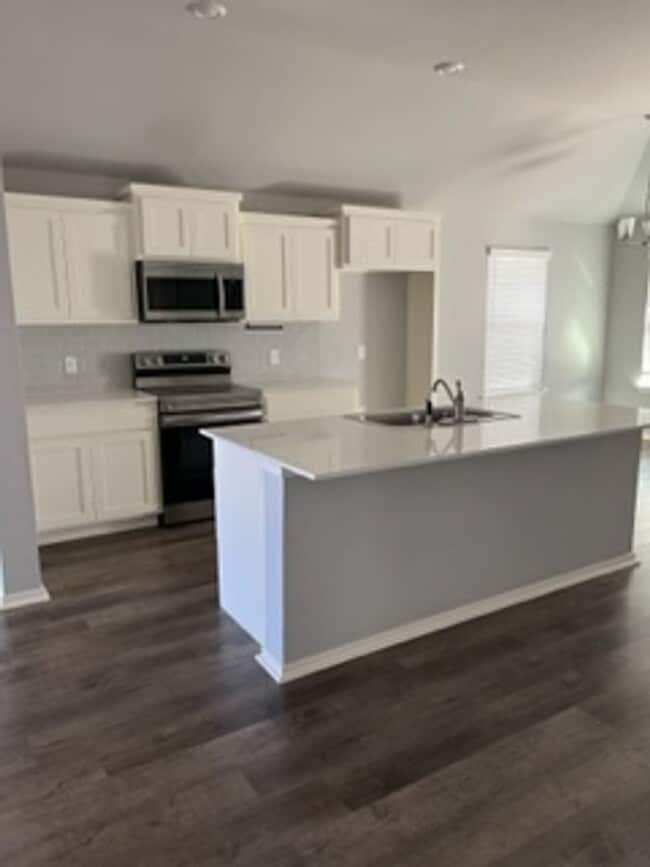 Building Photo - 4612 Emerald Knoll Rd