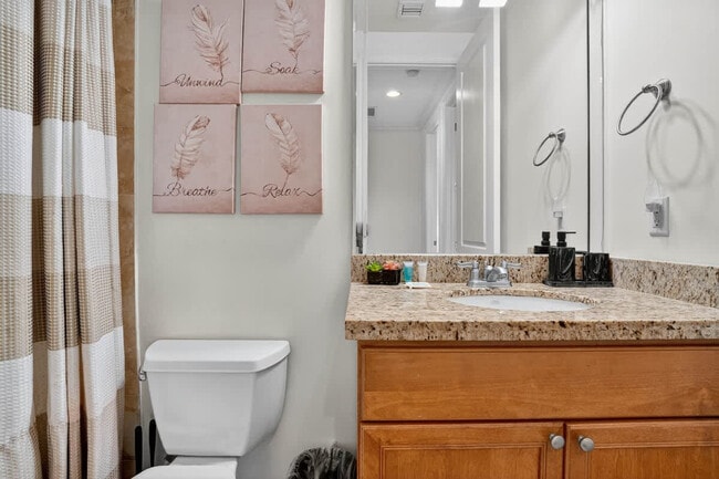 Building Photo - 1705 NE 11th St