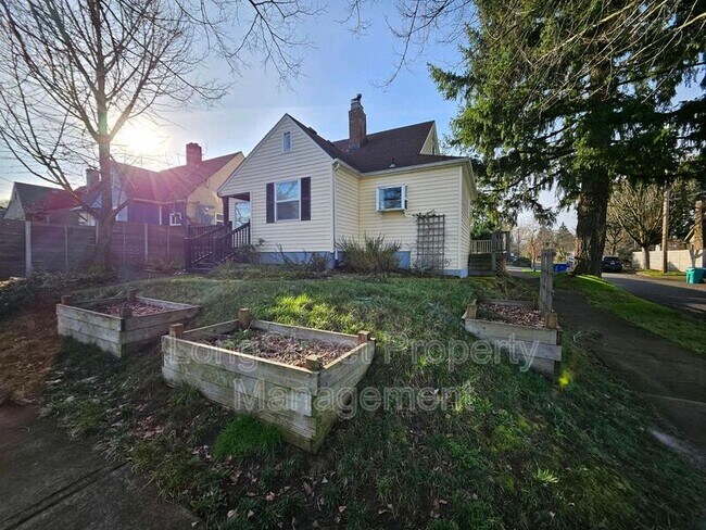 Building Photo - 7855 N Wabash Ave