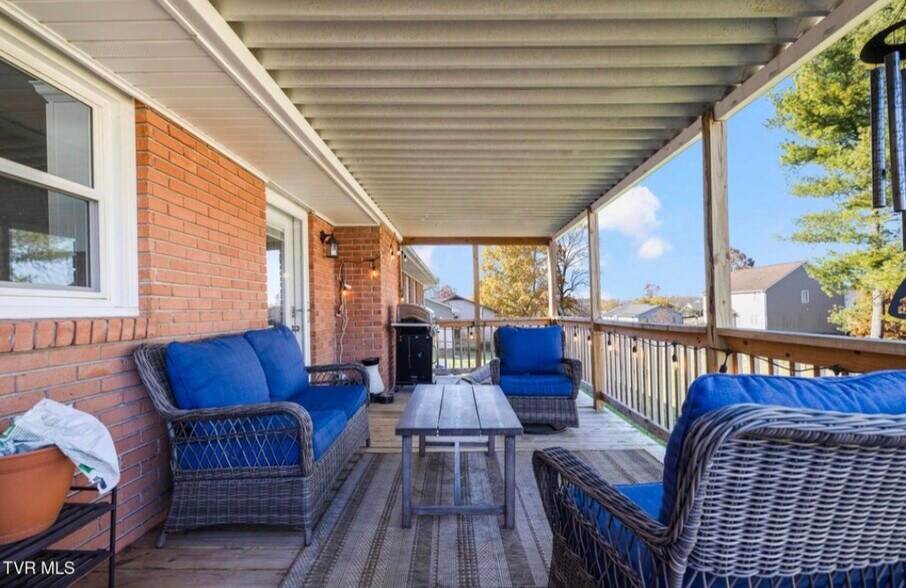 Building Photo - 2916 Newbern Dr