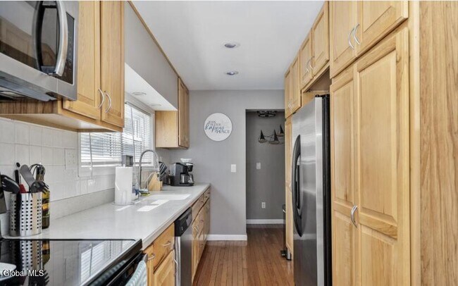 Building Photo - 15 Kozy Ln