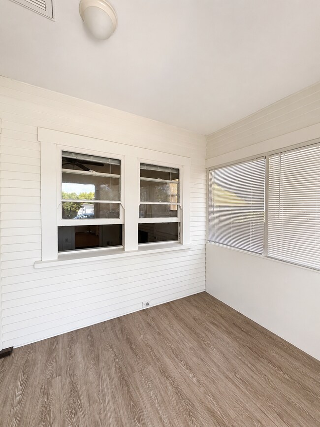 Building Photo - 120 H Ave