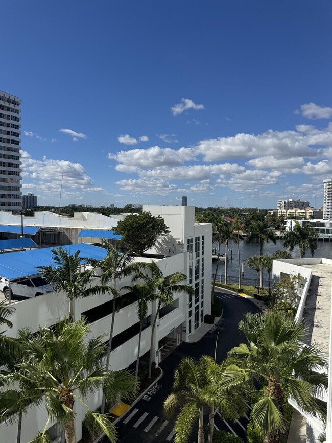 Building Photo - 1945 S Ocean Dr