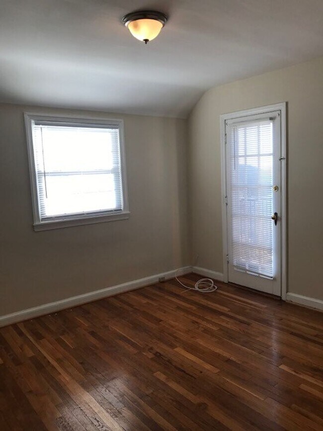 Building Photo - Gorgeous Cheverly Colonial With a Finished  Basement! 3 Beds and 1.5 Baths!