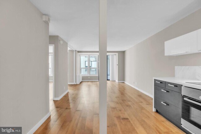 Building Photo - 224 W Rittenhouse Square