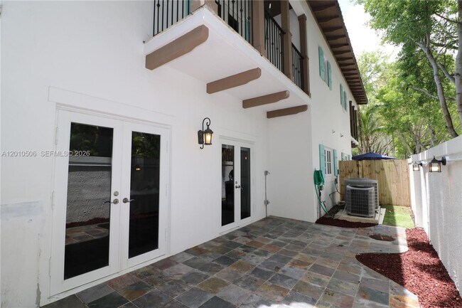 Building Photo - 7961 SW 110th Ter