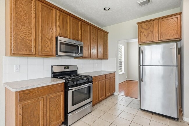 Building Photo - 18010 Timber Crossing Ln