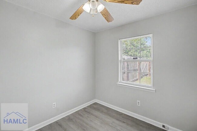 Building Photo - 1651 Latham Ct