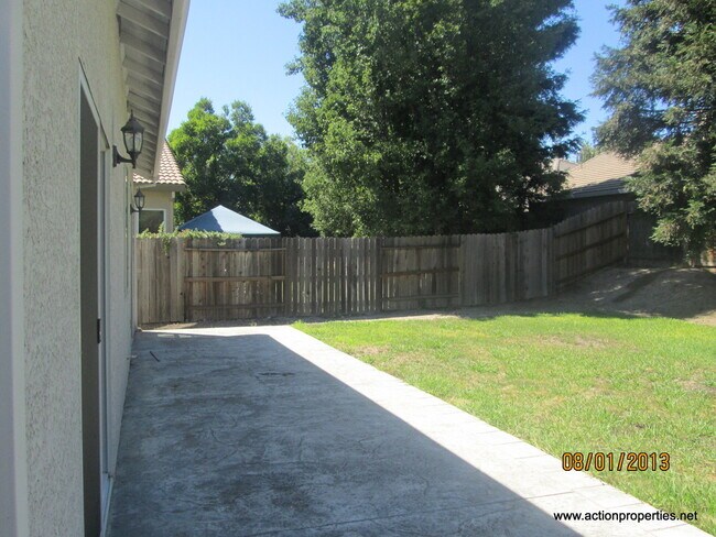 Building Photo - Rocklin Single Story Great Room 3 Bedroom ...