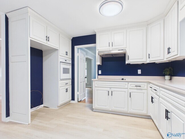 Building Photo - 6808 Jones Valley Dr SE