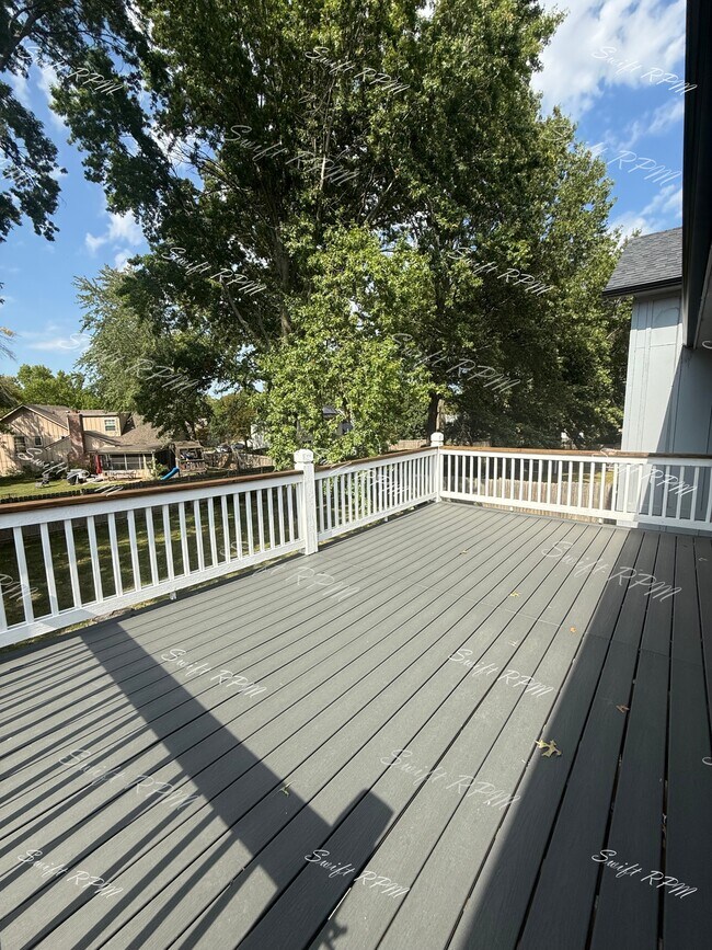 Building Photo - 1626 E Sheridan Bridge Ln