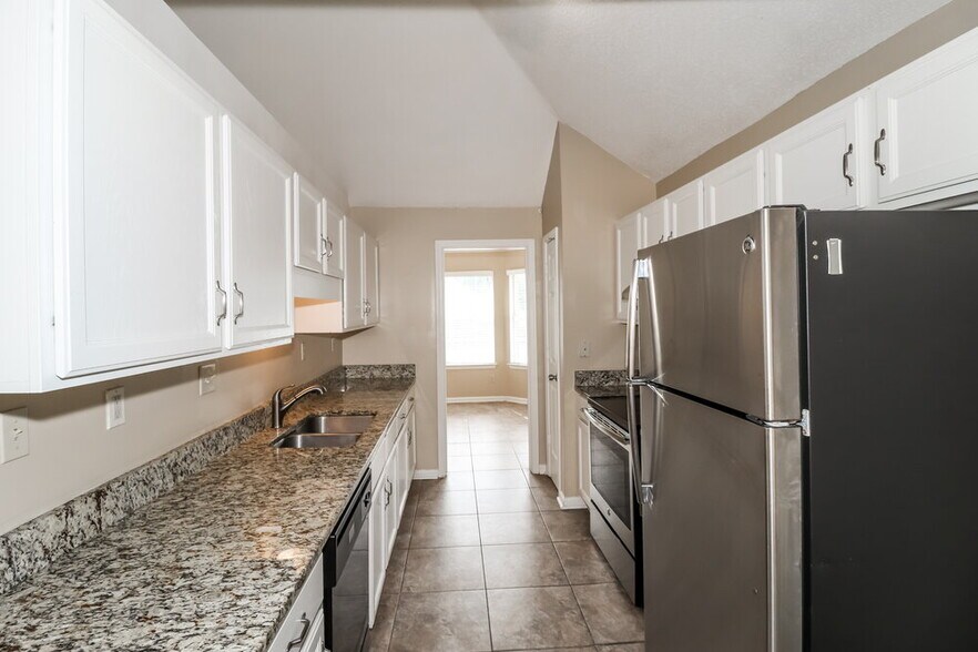 Building Photo - 1172 Jessica Lauren Dr