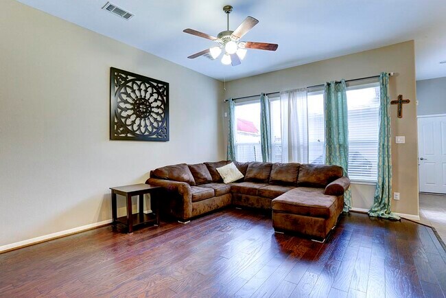 Building Photo - 9110 Solvista Pass Ln