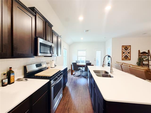 Building Photo - 3601 Sabine Dr