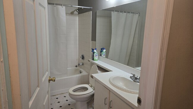 Building Photo - 48 Mendrey Ct