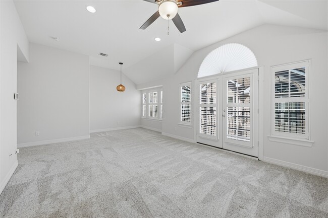 Building Photo - 5515 Crooms St