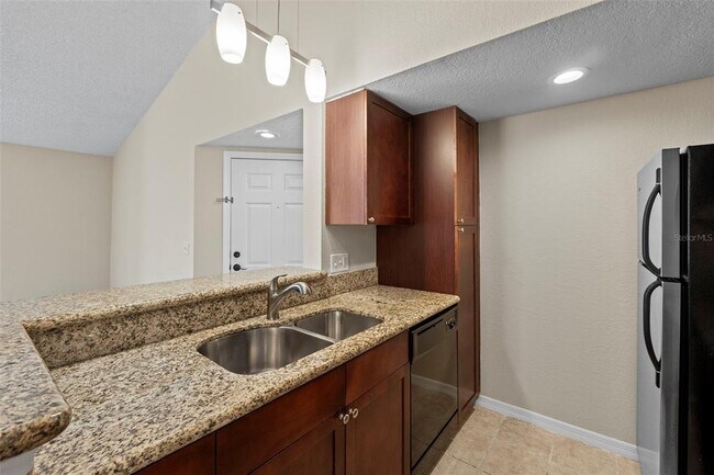 Building Photo - 5160 Conroy Rd