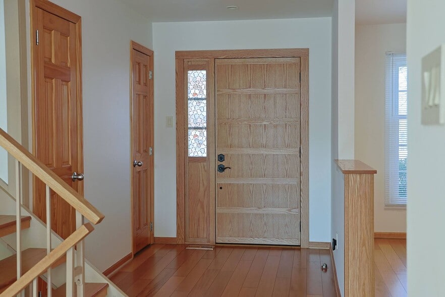 Front Door Hallway - 222 Society Hill Blvd