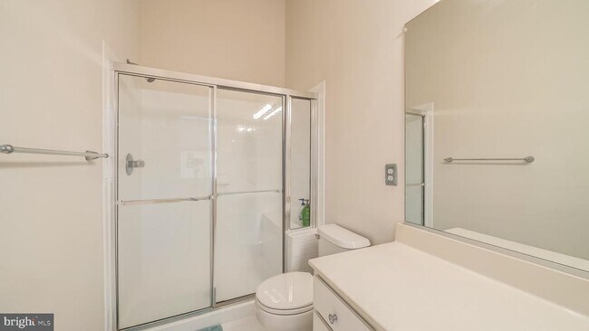 Building Photo - 43520 Laidlow St