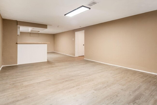 Building Photo - 4232 Eastlea Dr