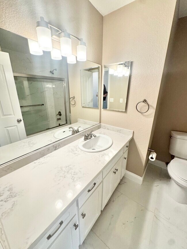 Building Photo - Three Bedroom, Two Bath Home in Citrus Hei...