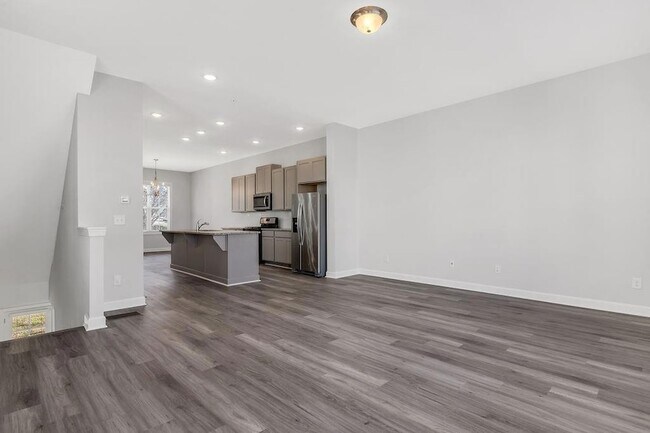 Building Photo - 2761 Bell Dr SE