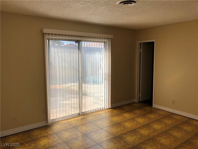 Building Photo - 4729 Cinderella Ln