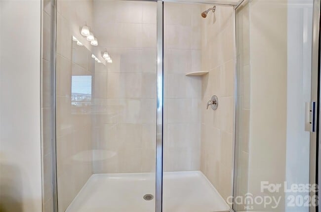 Building Photo - 5822 Clan MacLaine Dr