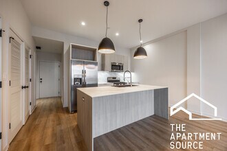 Building Photo - 3207 N Narragansett Ave