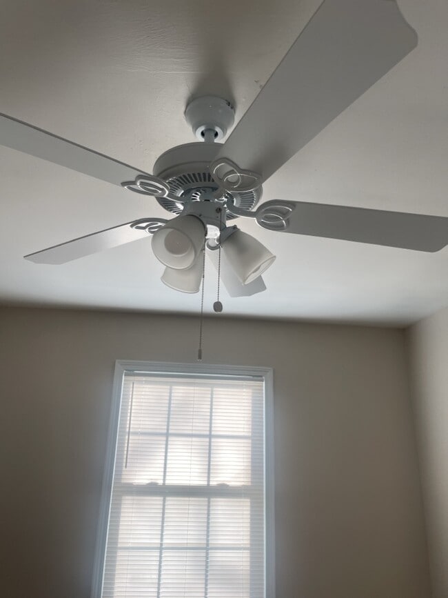 Building Photo - 6105 Trent Dr NW