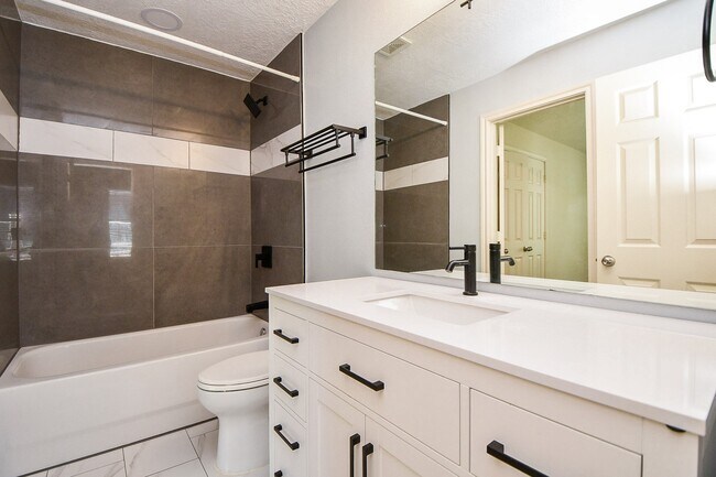 Building Photo - 5215 Brinkman Ct