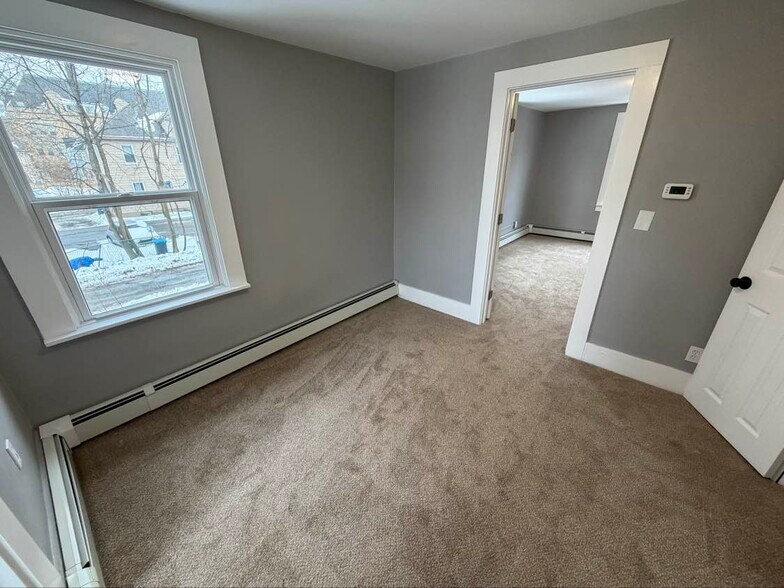 Building Photo - 2 Monteleone Pl