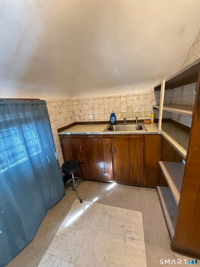 Building Photo - 117 Palm St