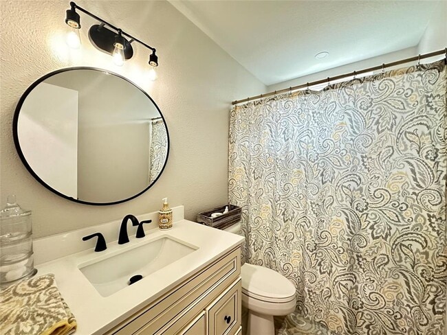 Building Photo - 2715 Alderwood Dr