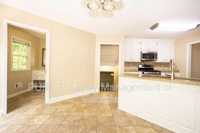 Building Photo - 2443 Doubletree Dr NW