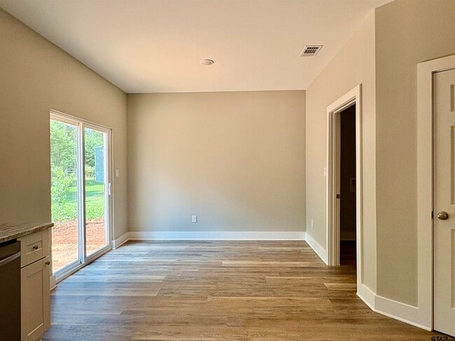 Building Photo - 682 el Paso Dr