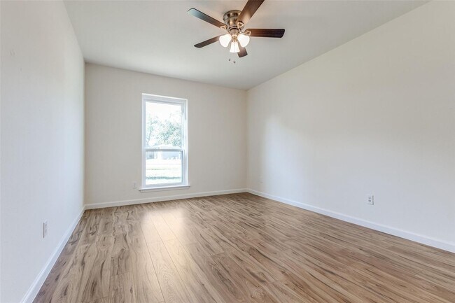 Building Photo - Spring Branch Stunner – Light, Bright & Ju...