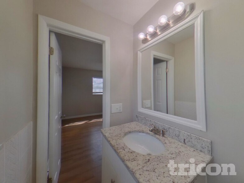 Building Photo - 1108 Fountainhead Dr