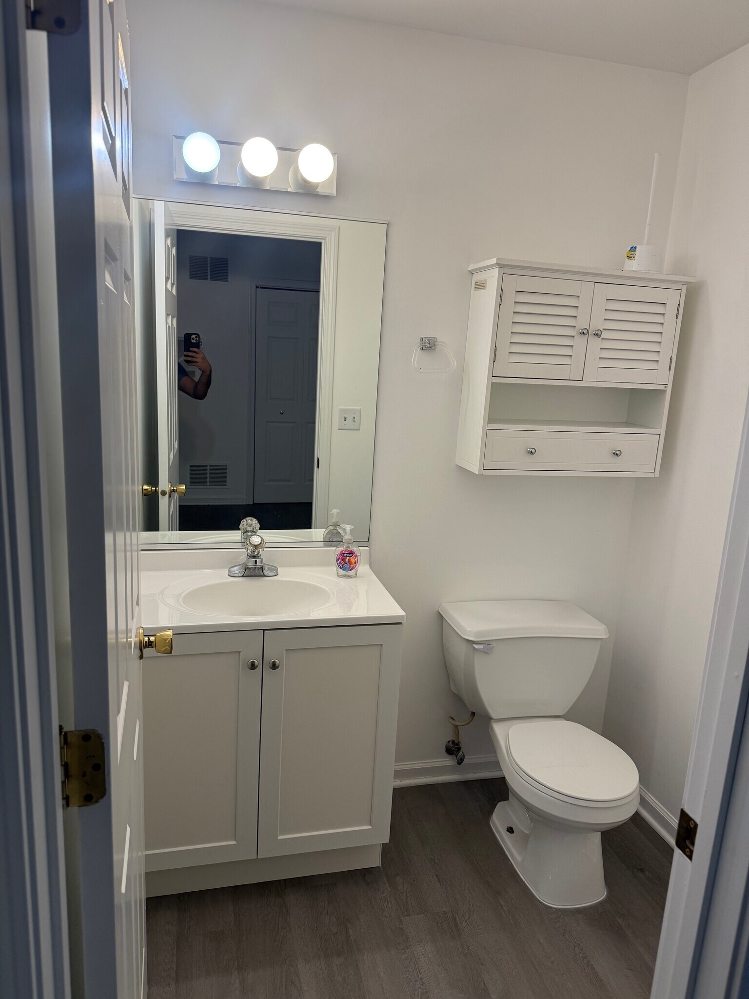 Building Photo - 122 Jeffrey St