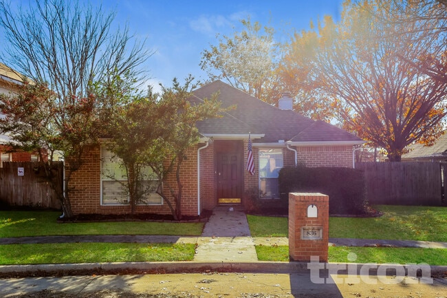 Building Photo - 836 Greenridge Dr