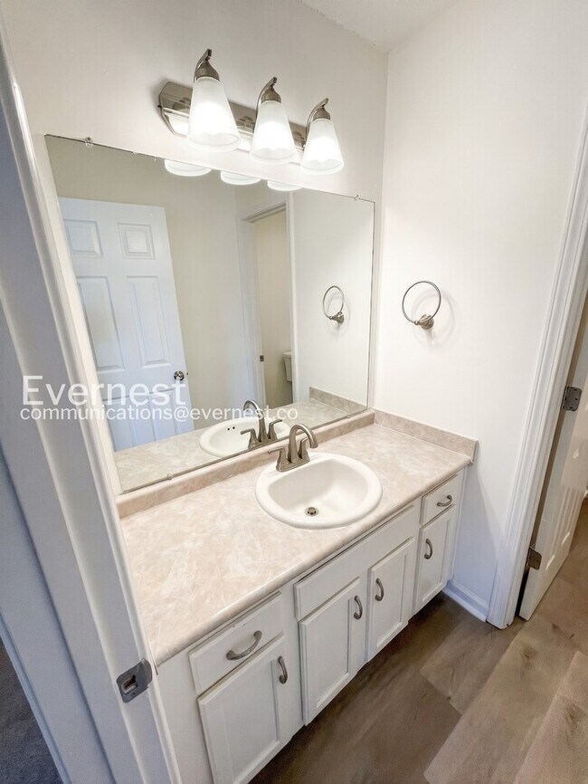 Building Photo - 2503 Elkmont Dr