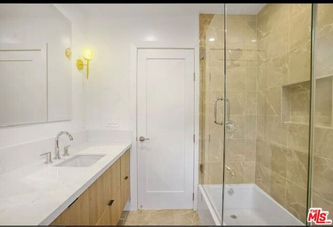 Building Photo - 7406 W 82nd St