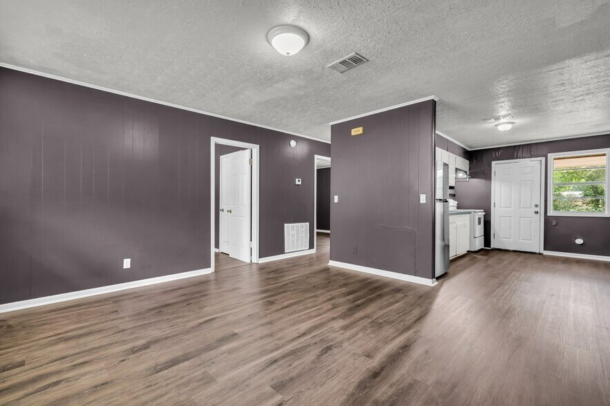 Building Photo - 325 Santa Anita Dr