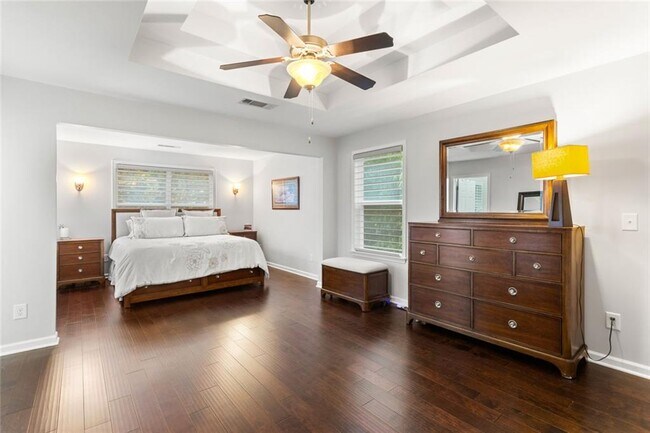 Building Photo - 4324 Laurel Creek Ct SE