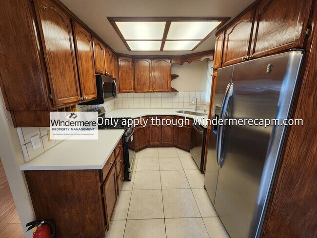 Building Photo - Orangevale Home Available Now!