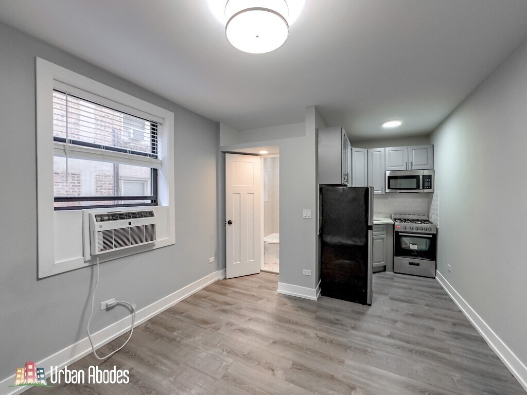 Building Photo - 503 W Belmont Ave