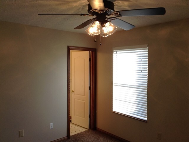 Building Photo - 2479 Camellia Ct